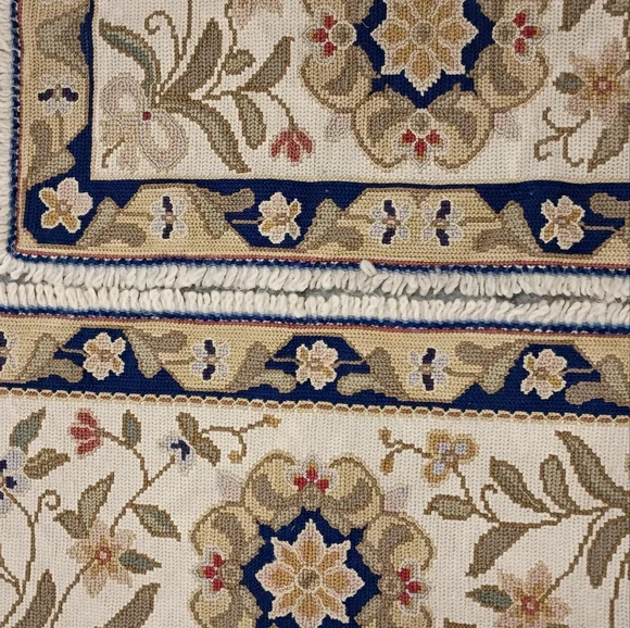 Floral Patterned Handwoven Woolen Tapestry Rugs, Vintage - Picture 10 of 13